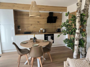 Appart-hôtel calme avec vue sur la piscine, petit-déjeuner, terrasse et parking